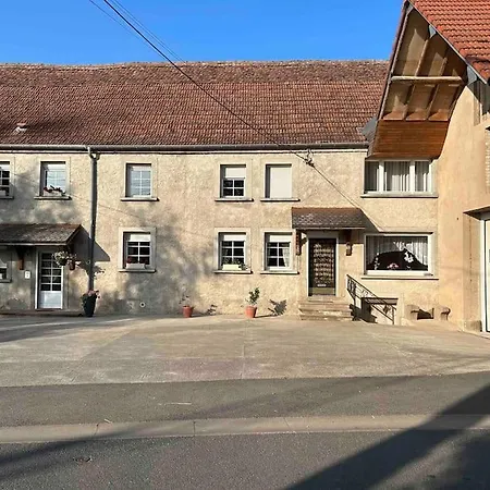 Maison Au Sein D'une Ferme